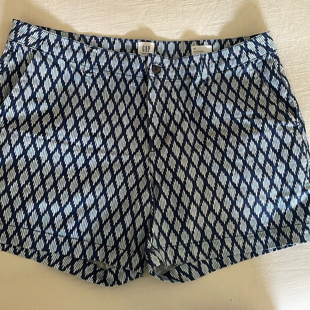 GAP FOR GOOD city shorts size 12